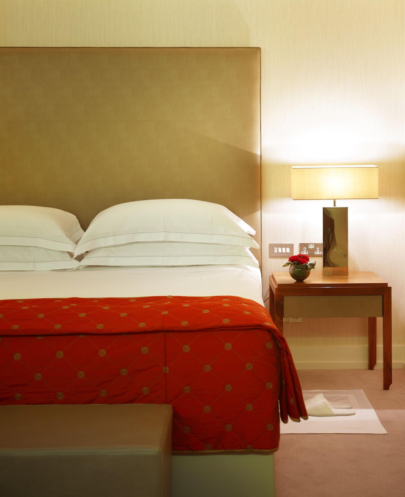 Aghadoe Heights Hotel & Spa Killarney Exterior foto A bedroom at the hotel