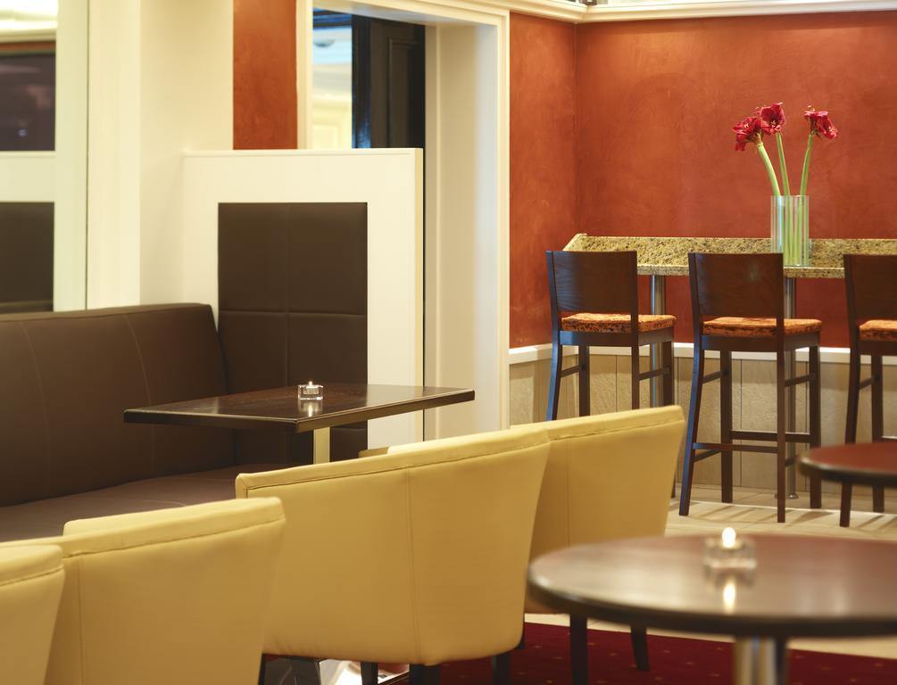 Aghadoe Heights Hotel & Spa Killarney Exterior foto The lounge at the airport